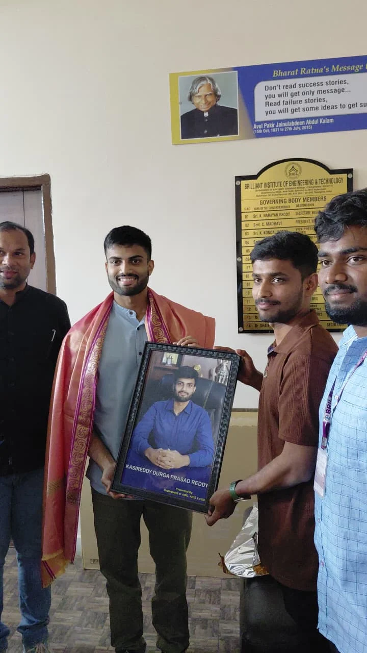 PHOTO FRAME PRESENTATION TO OUR VC ON THE OCCASION OF FRESHERS EVENT (2) – BRIL Department Gallery